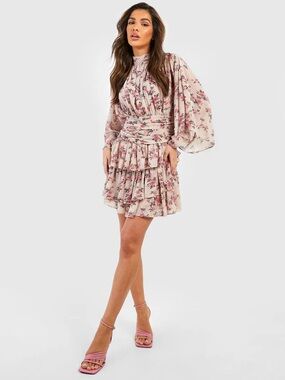 Sz 8/ Medium boho floral ruffle mini dress